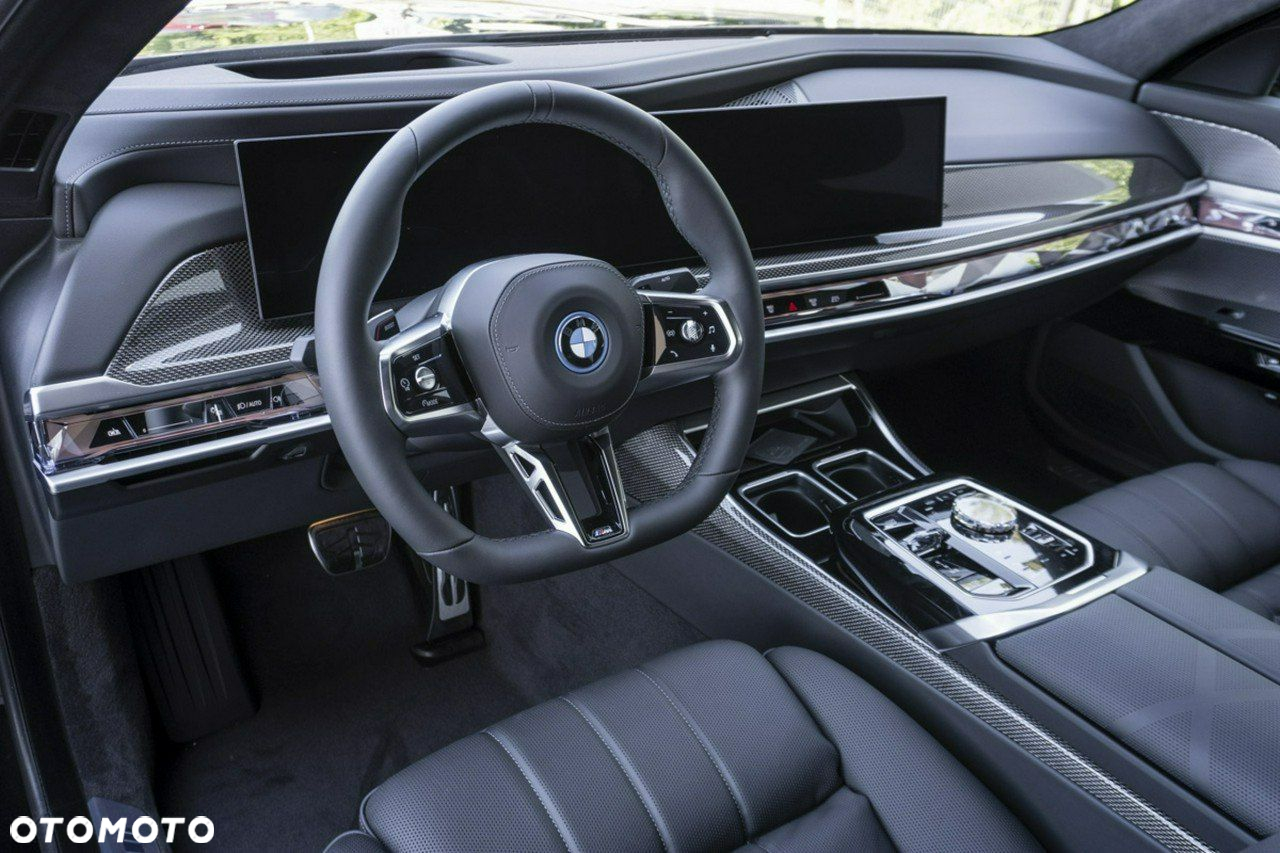 BMW i7 - 8