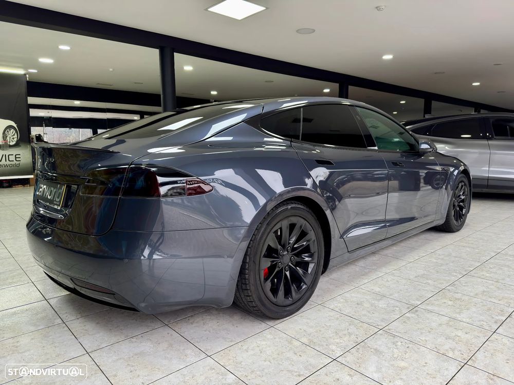 Tesla Model S - 6