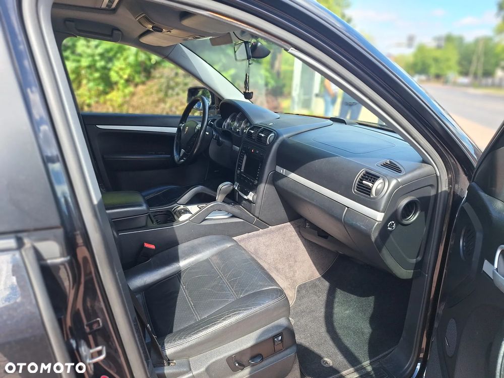 Porsche Cayenne - 19