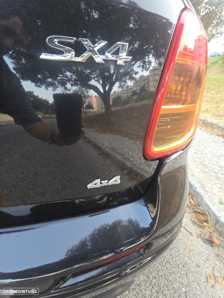 Suzuki SX4 1.5 GLX Outdoor Line - 32