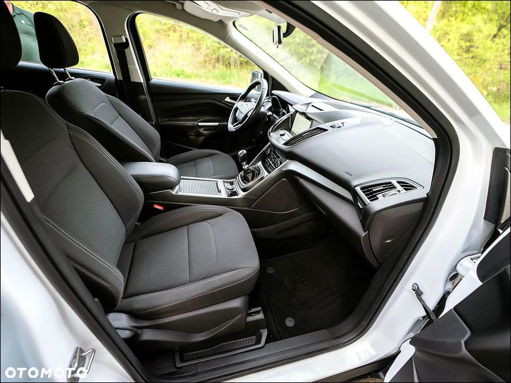 Ford Kuga - 35