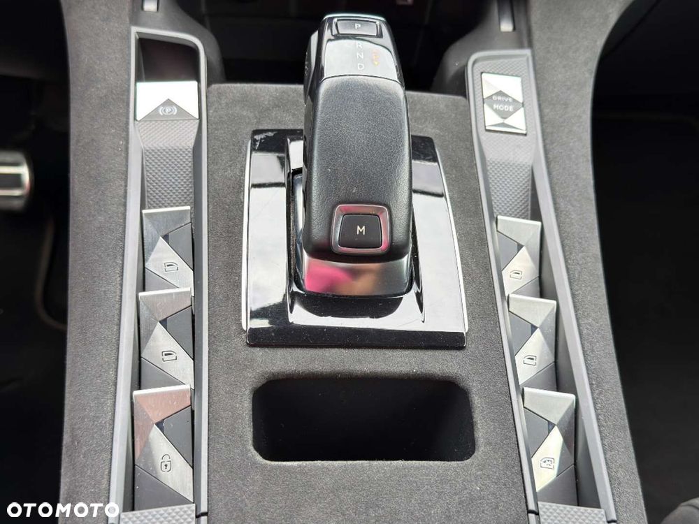 DS Automobiles DS 7 Crossback - 24