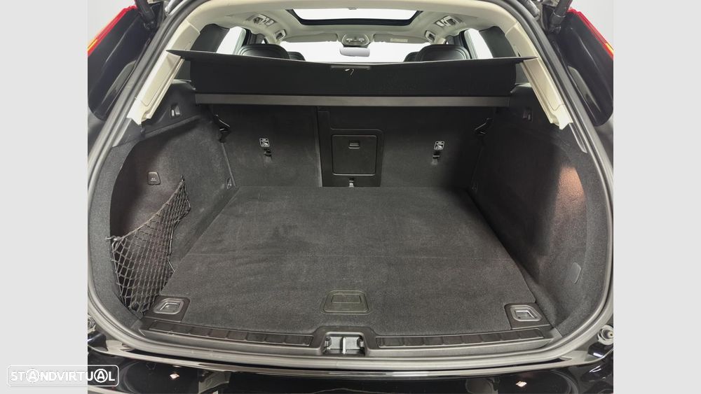 Volvo XC 60 2.0 T6 PHEV Core AWD - 19