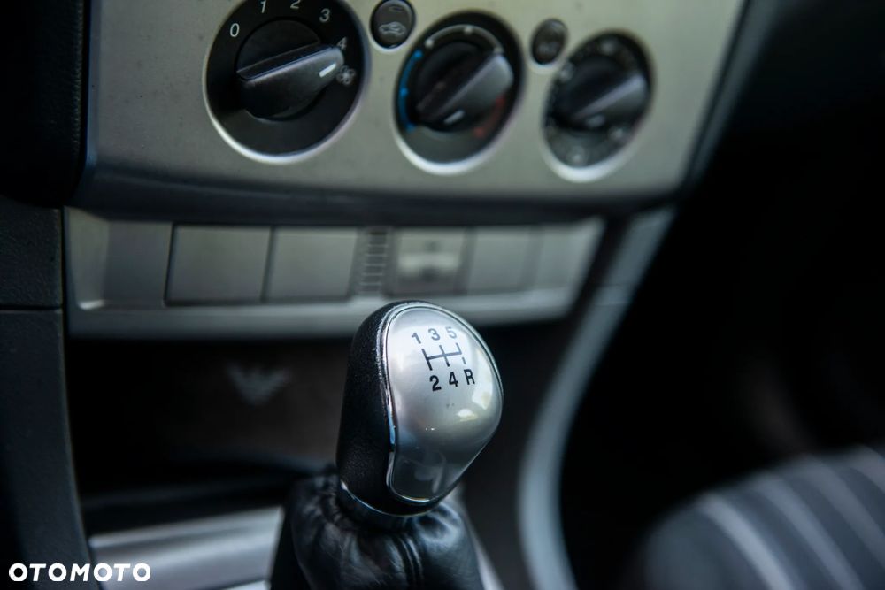 Ford Focus 1.6 16V Style - 34