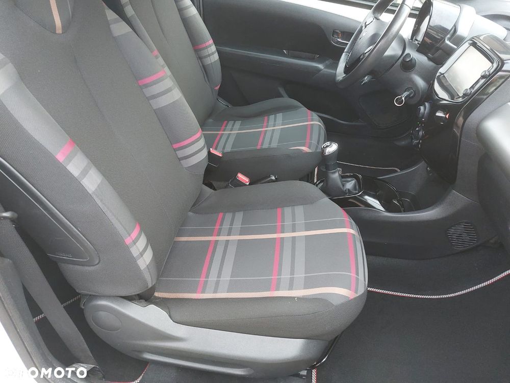 Peugeot 108 VTI 68 Top Style - 26