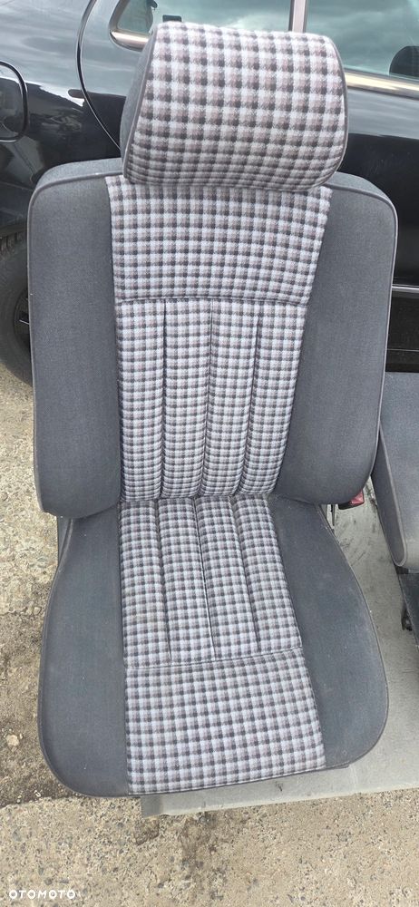Fotele + kanapa tył + podłokietnik Mercedes W124 92 rok kpl Sedan - 7