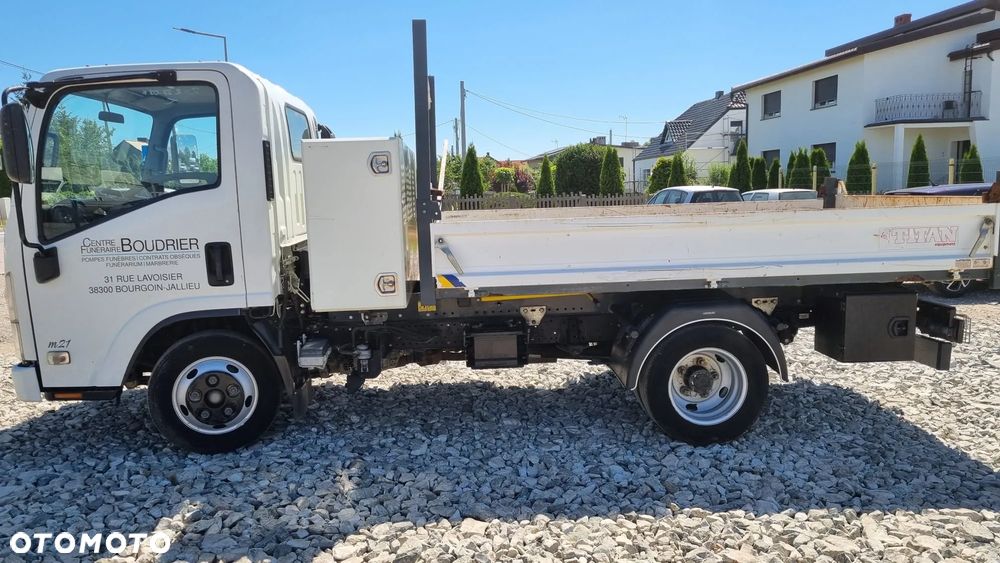 Isuzu M21 - 9