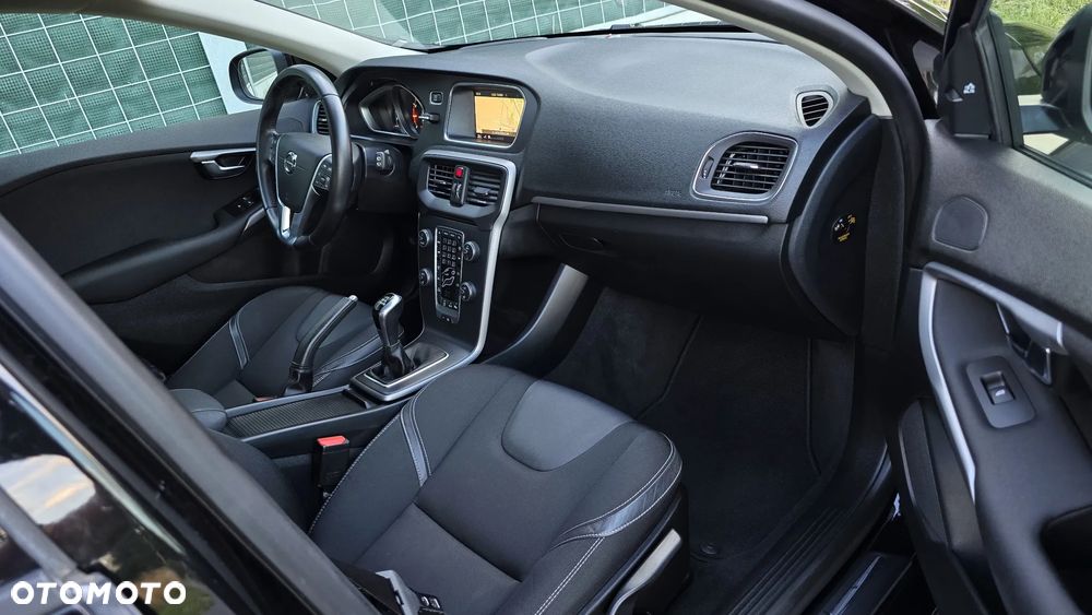 Volvo V40 T2 Drive-E Momentum - 19