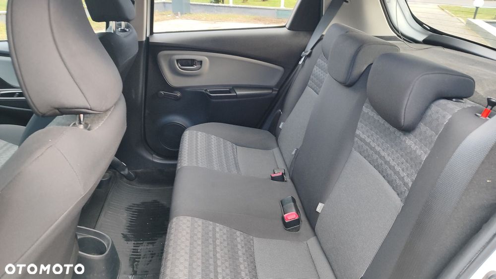 Toyota Yaris 1.0 Active EU6 - 13