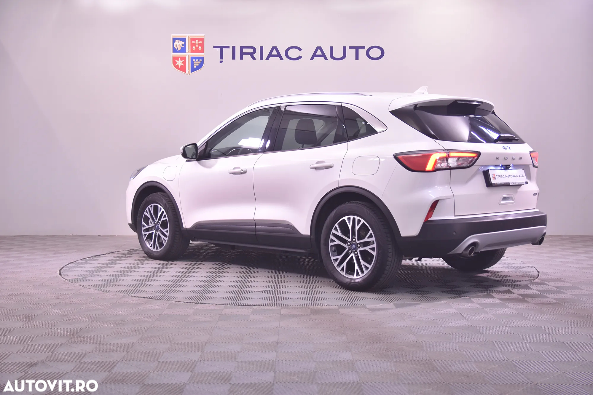Ford Kuga - 3