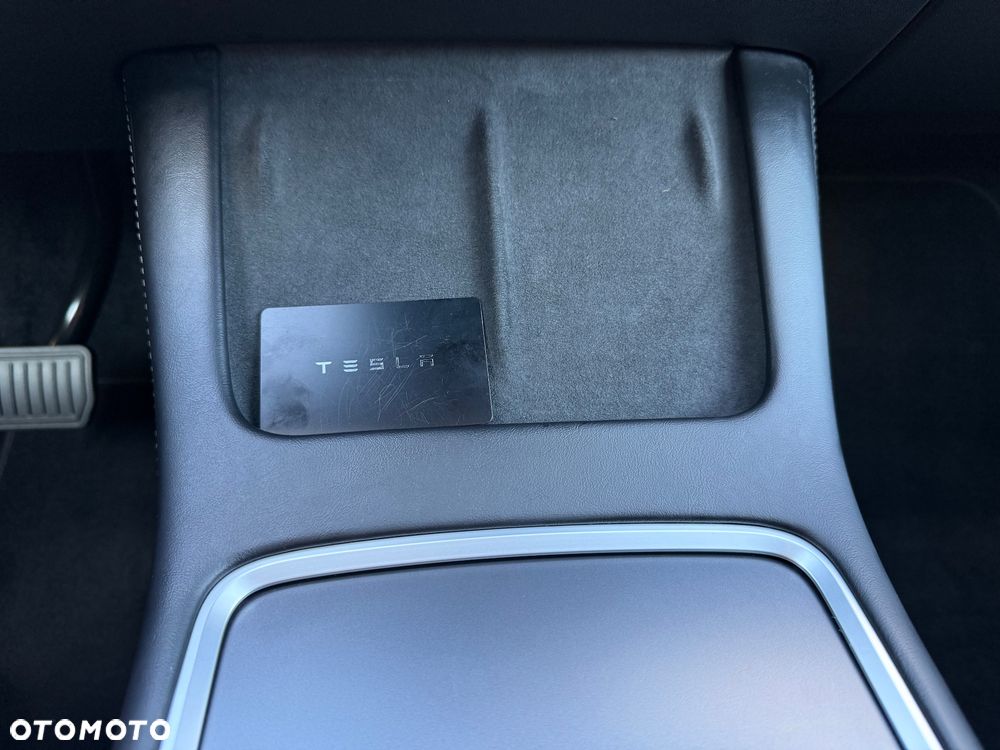 Tesla Model Y Standard - 24