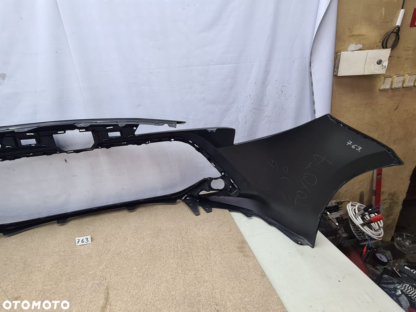 ZDERZAK PRZÓD TOYOTA COROLLA E21 LIFT HB KOMBI 23- - 3