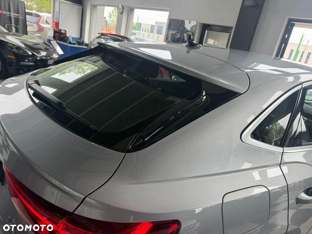 Audi Q3 Sportback - 9