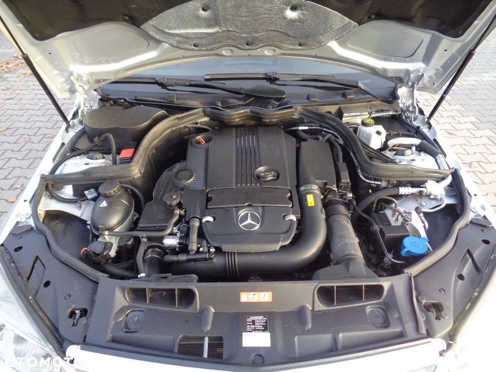 Mercedes-Benz Klasa C 180 CGI BlueEFFICIENCY Avantgarde - 6