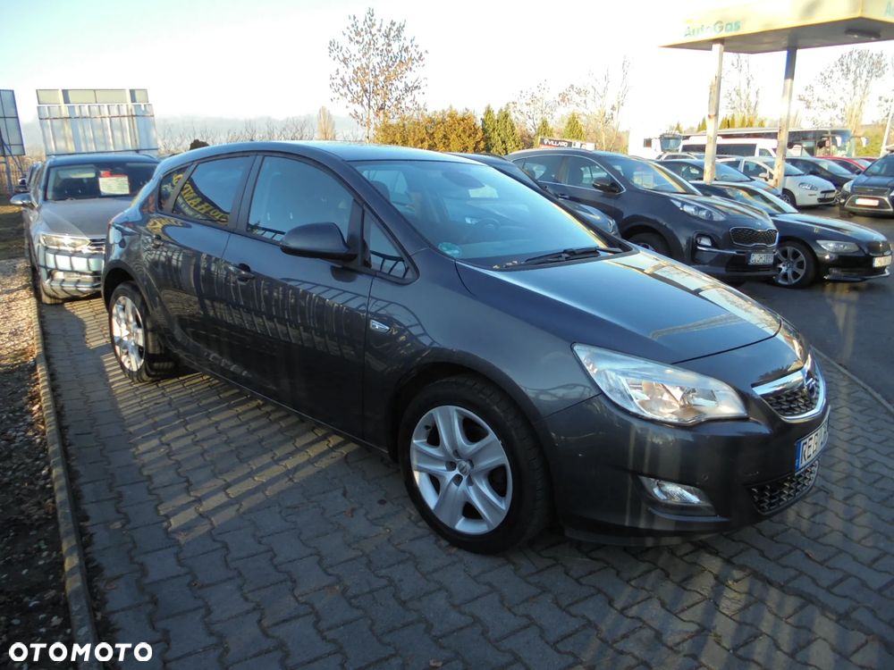 Opel Astra 1.4 Turbo Cosmo - 1