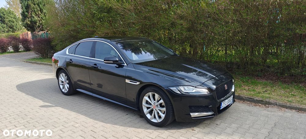 Jaguar XF 20d Prestige - 4