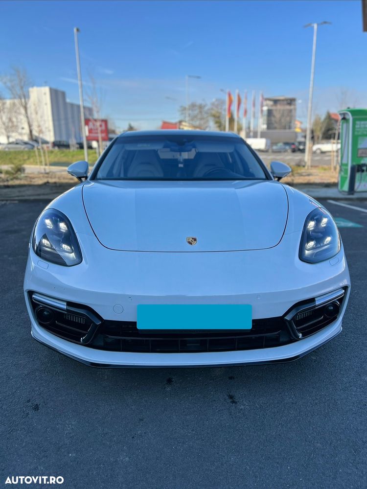 Porsche Panamera Turbo - 1