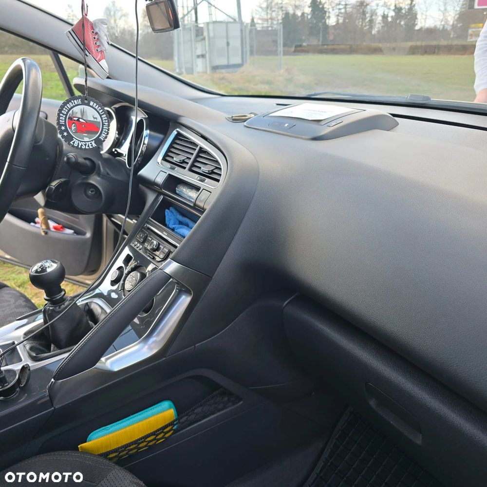 Peugeot 3008 ver-1-6-hdi-trendy - 11