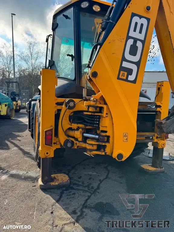 JCB 3CX - 12