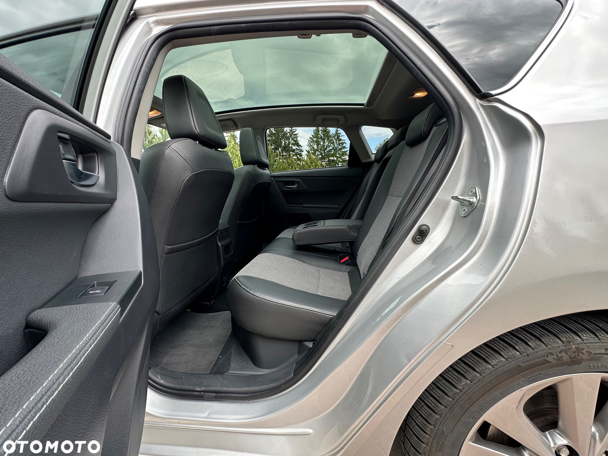 Toyota Auris Hybrid 135 Prestige - 9