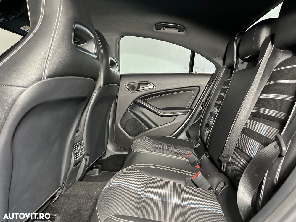Mercedes-Benz CLA 180 7G-DCT Urban - 14