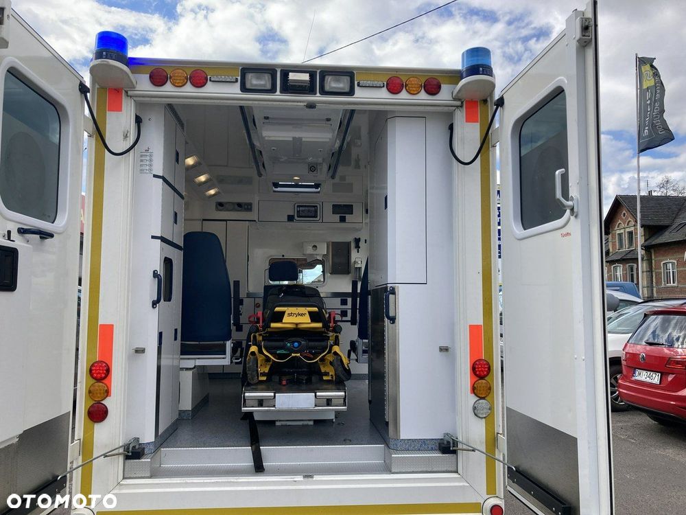 Mercedes-Benz Sprinter - 2