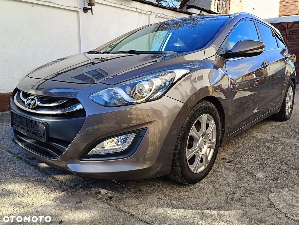 Hyundai i30 blue Kombi 1.6 GDi Style - 11