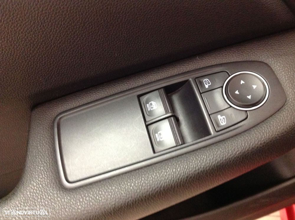 Renault Clio 1.0 TCe Limited CVT - 18