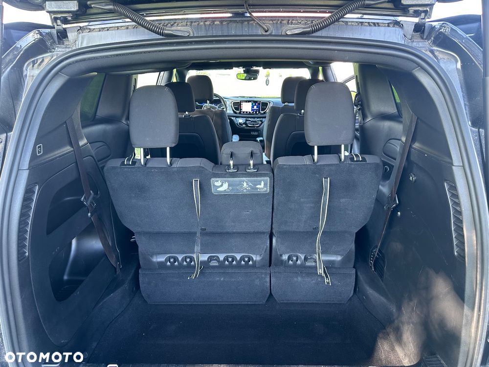 Chrysler Pacifica - 29