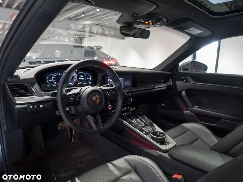 Porsche 911 Carrera PDK - 24