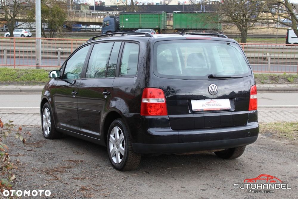 Volkswagen Touran - 4