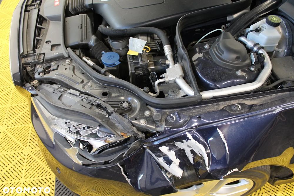 Mercedes-Benz Klasa E 300 T CDI DPF BlueEFFICIENCY 7G-TRONIC Avantgarde - 29