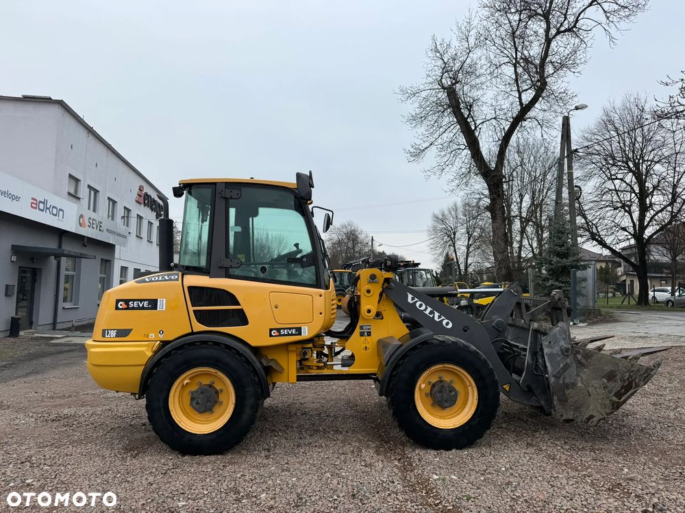Volvo L 28 F - 7
