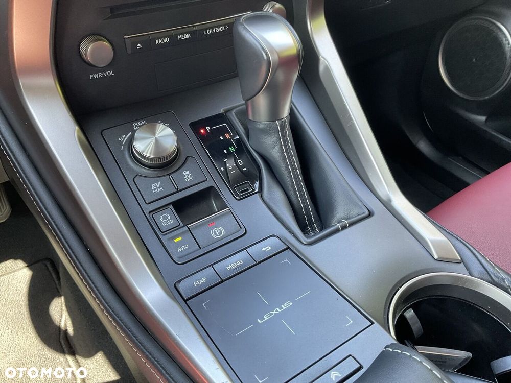 Lexus NX 300h F Impression AWD - 25