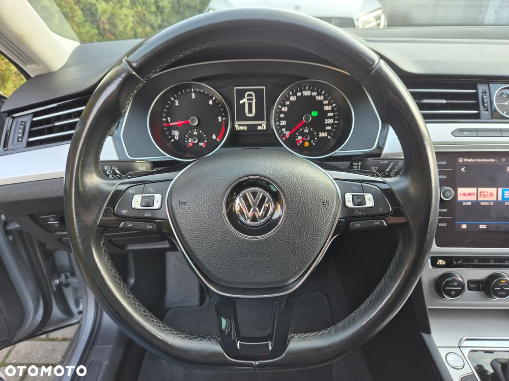 Volkswagen Passat - 35