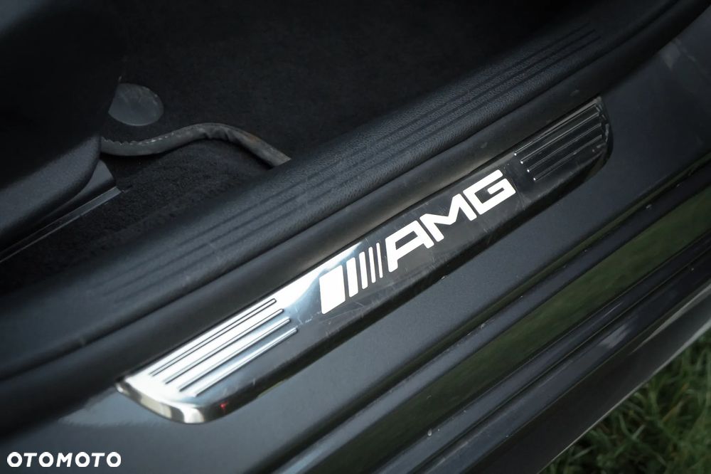 Mercedes-Benz Klasa C 300 T 9G-TRONIC AMG Line - 18