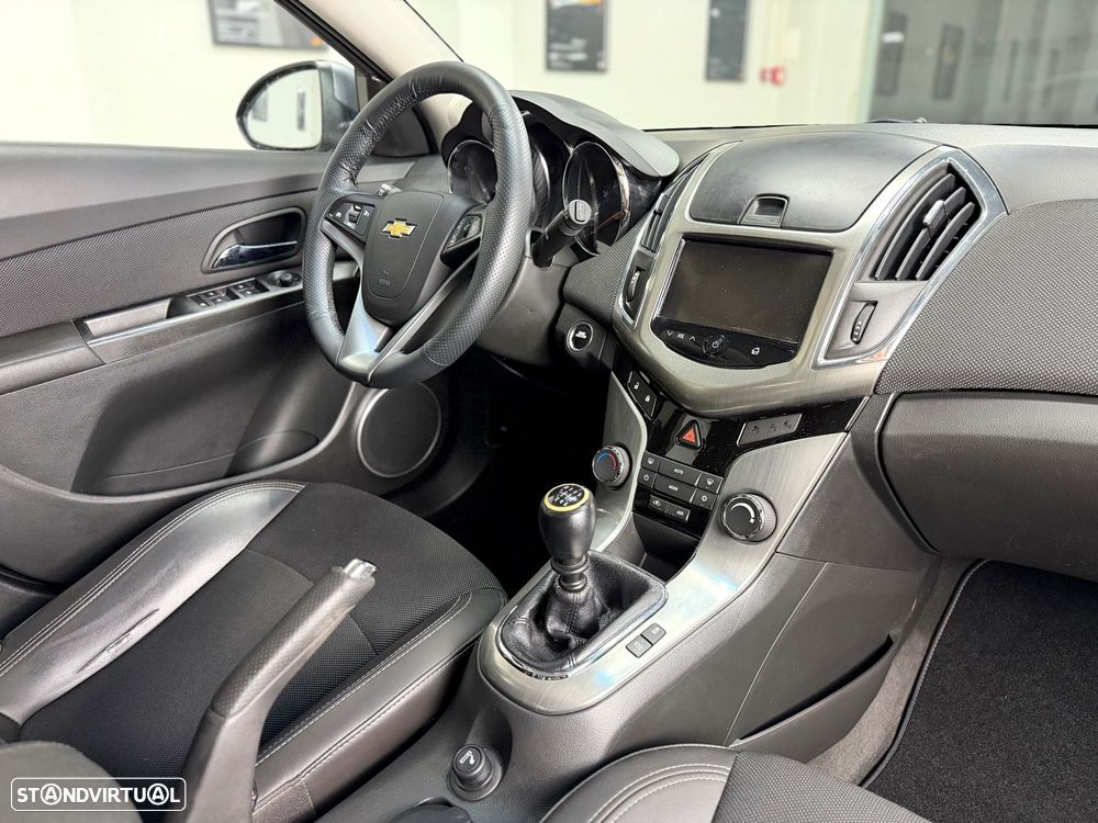 Chevrolet Cruze SW 1.7 VCDi LTZ - 26