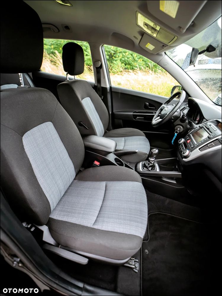 Kia Ceed - 35