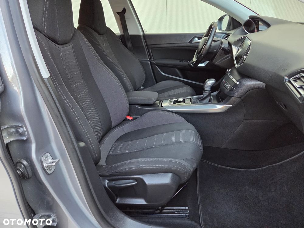 Peugeot 308 BlueHDi 150 EAT6 Stop & Start Allure - 23