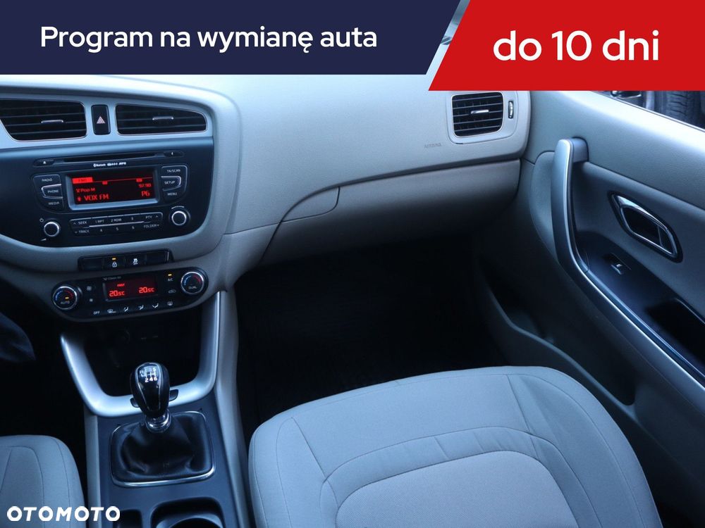 Kia Ceed - 10