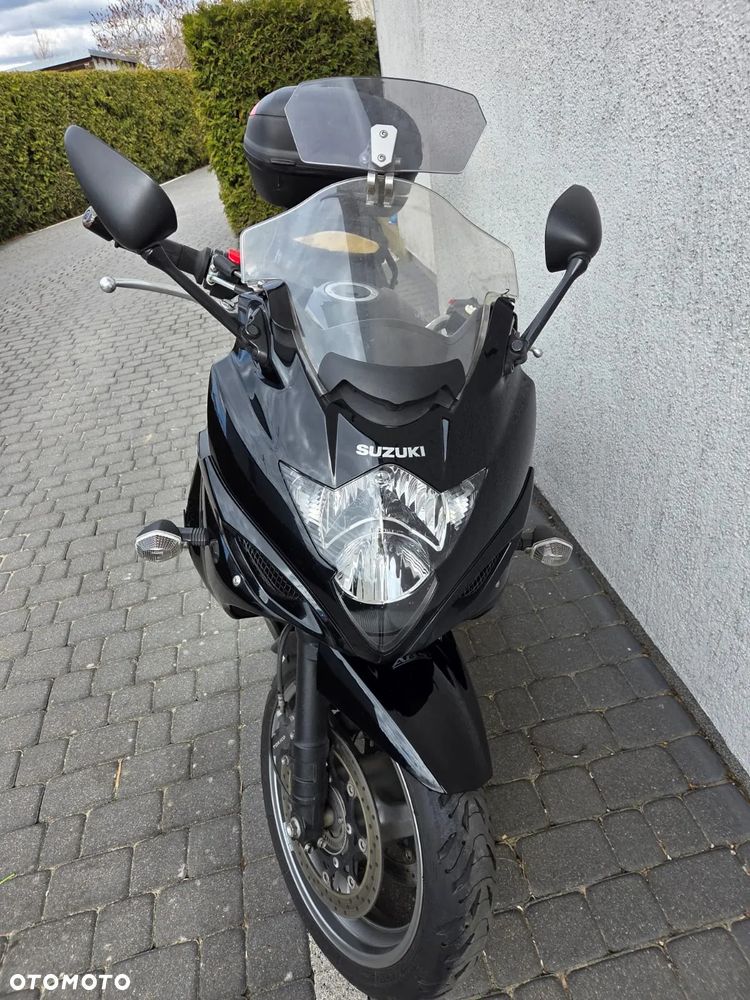 Suzuki GSX - 11