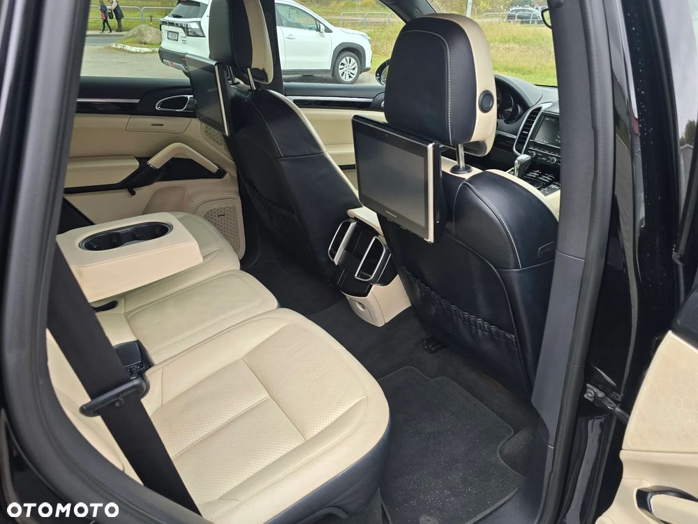 Porsche Cayenne - 14