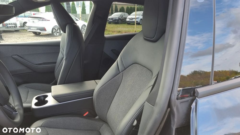 Tesla Model Y Standard - 29