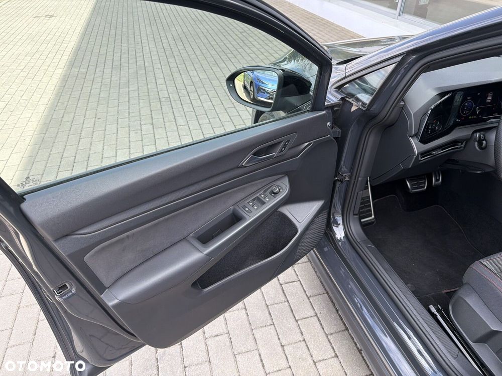 Volkswagen Golf - 30