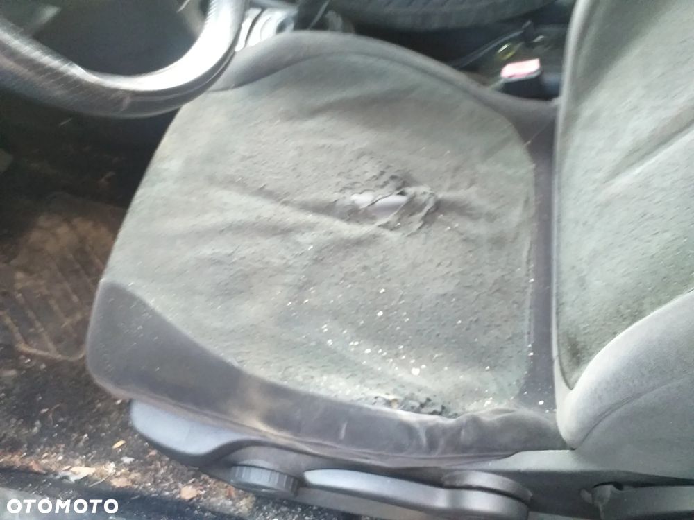 Auto na części - Citroen C4 diesel Silnik Skrzynia Drzwi Maska Klapa Błotnik Zderzak Lampa Szyba Klamka Lusterko Deska Kokpit - 6