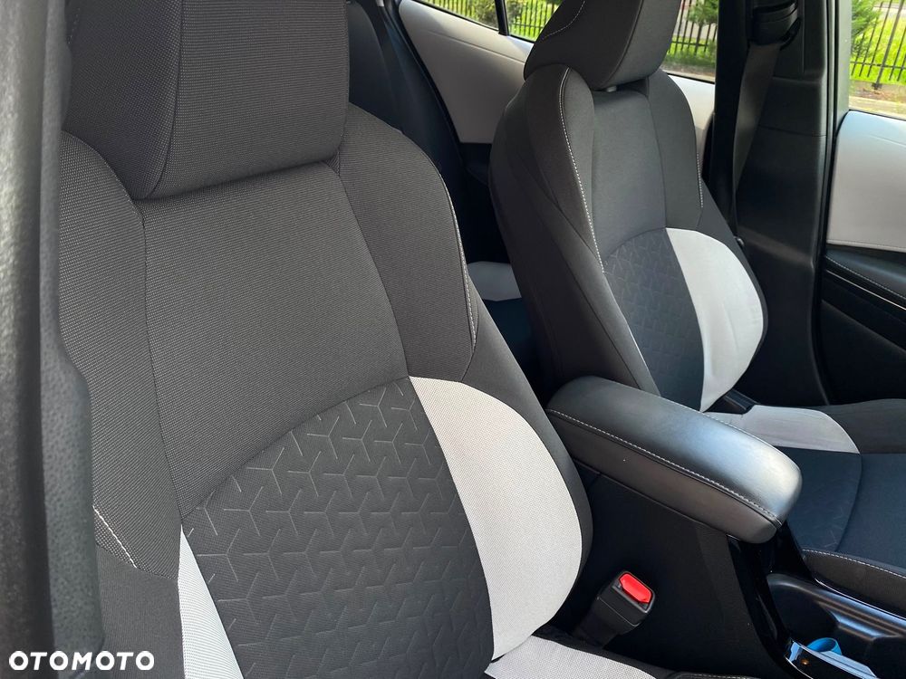 Toyota Corolla 1.8 Hybrid Executive - 23