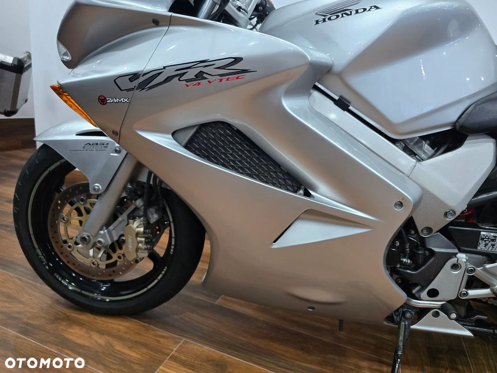 Honda VFR - 11