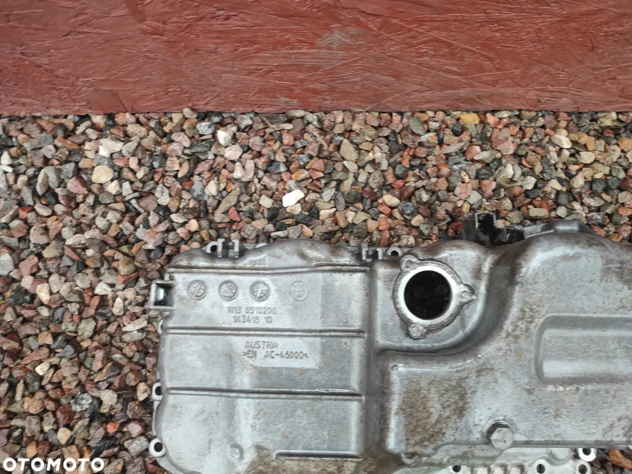 BMW E81 / E82 / E87 / E90 / E91 / E92 ORYGINALNA MISKA OLEJOWA / MISA OLEJU ALUMINIOWA DO SILNIKÓW GAMY N47 ( 1.8D / 2.0D ) O NR. 11 13 8 510 206 OEM W DABRDZO DOBRYM STANIE - 7
