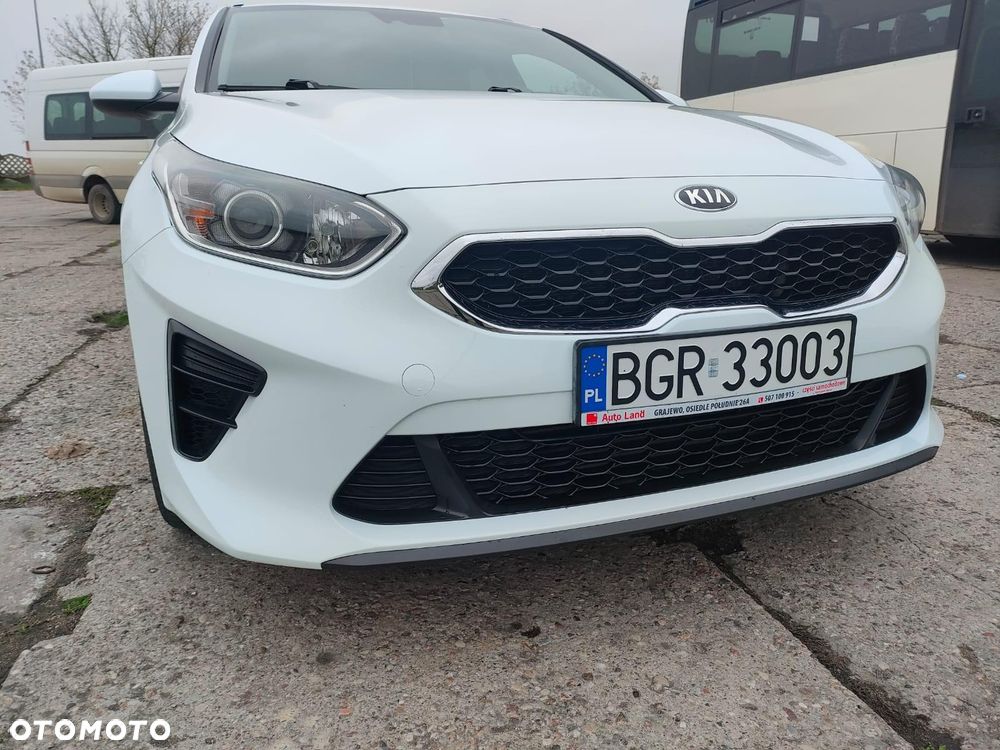 Kia Ceed 1.6 CRDi mHEV L Business Line - 10