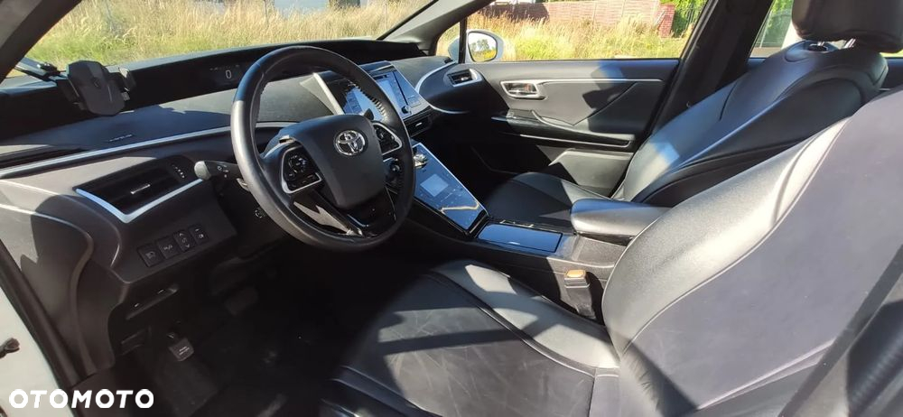 Toyota Mirai Advanced - 16